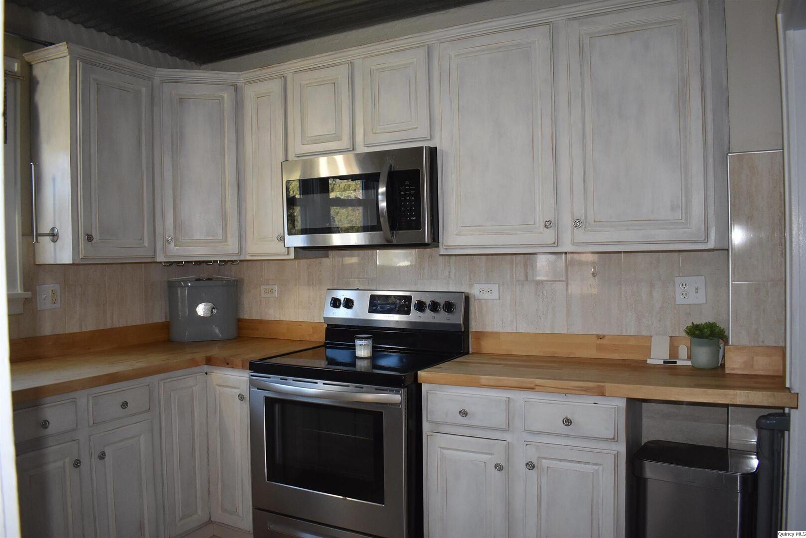 2119 Jefferson Street Quincy, IL 62301 - Photo 8 of 21