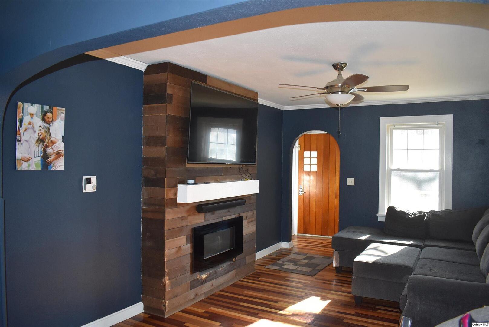 2119 Jefferson Street Quincy, IL 62301 - Photo 9 of 21