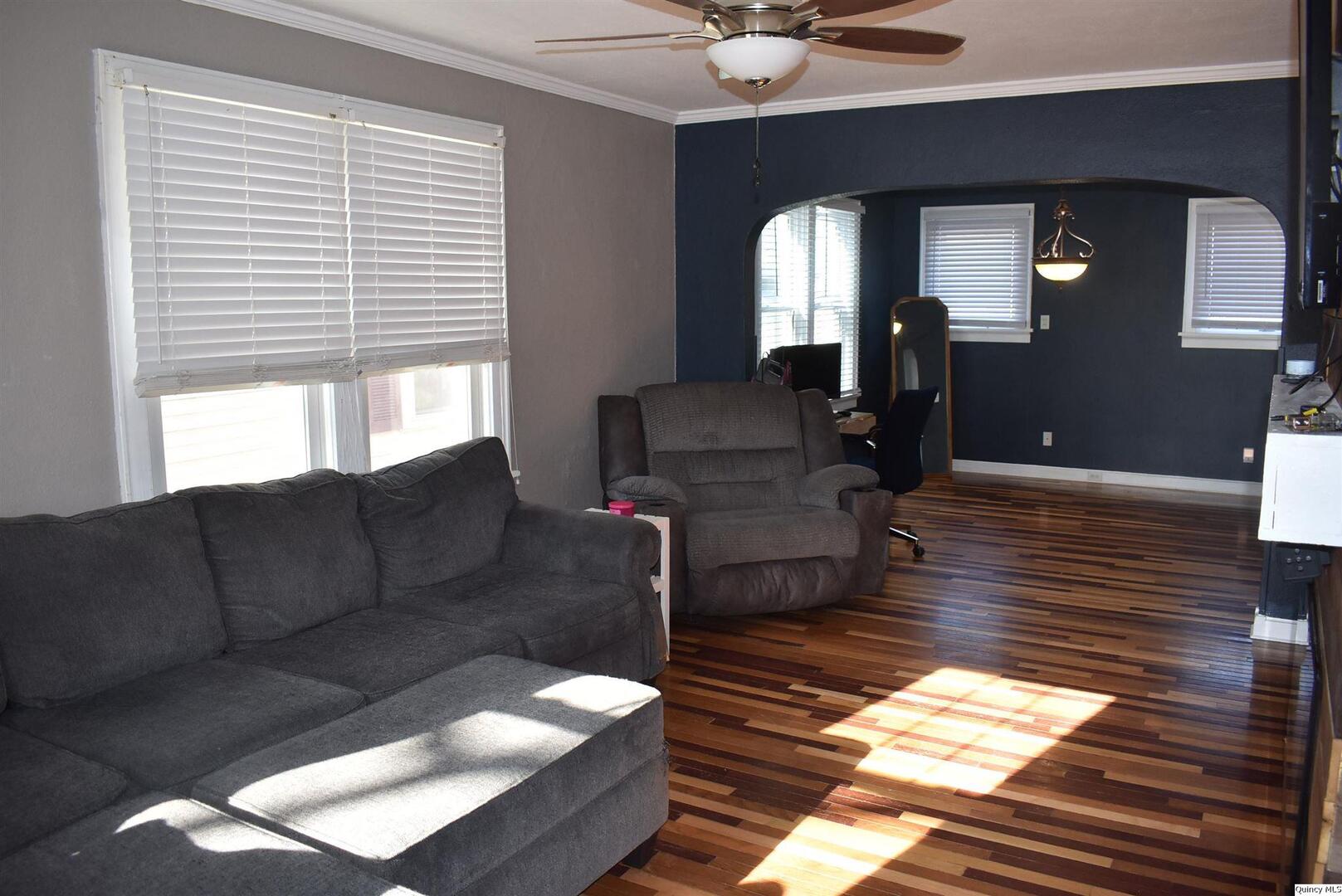 2119 Jefferson Street Quincy, IL 62301 - Photo 10 of 21