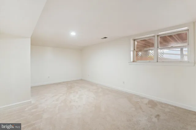 $2,100 | 20672 Fairwater Place, Sterling, VA 20165