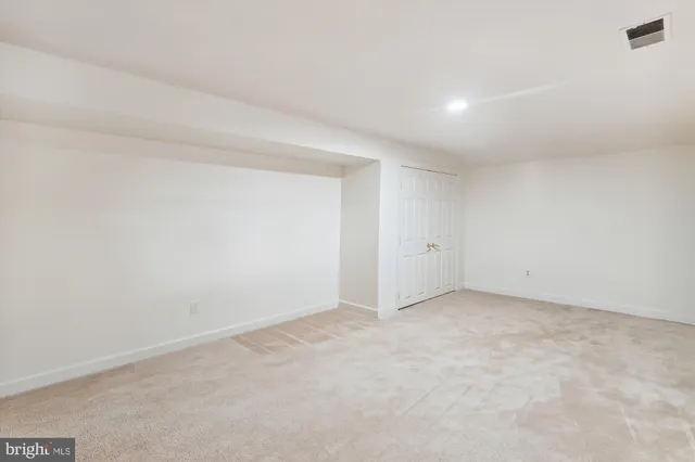 $2,100 | 20672 Fairwater Place, Sterling, VA 20165