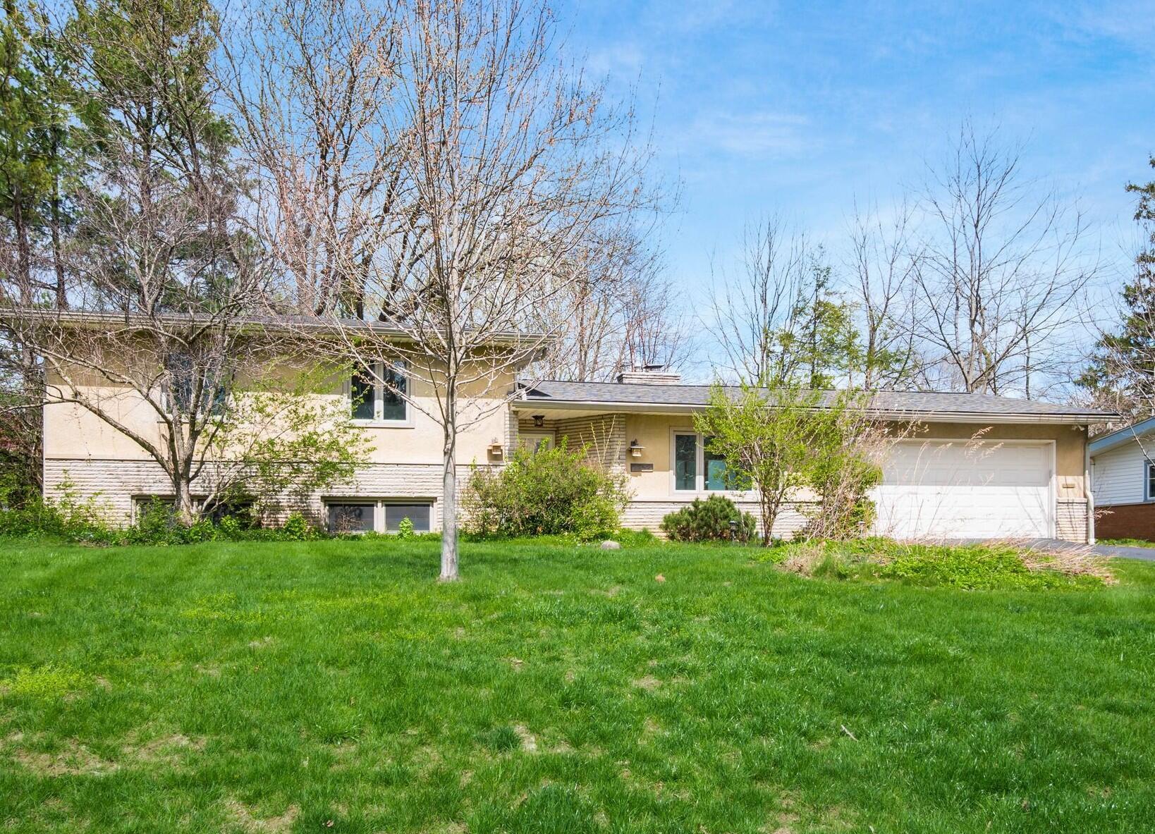 2252 Johnston Road Columbus, OH 43220 - Photo 2 of 50 Welcome to 2252 Johnston Road