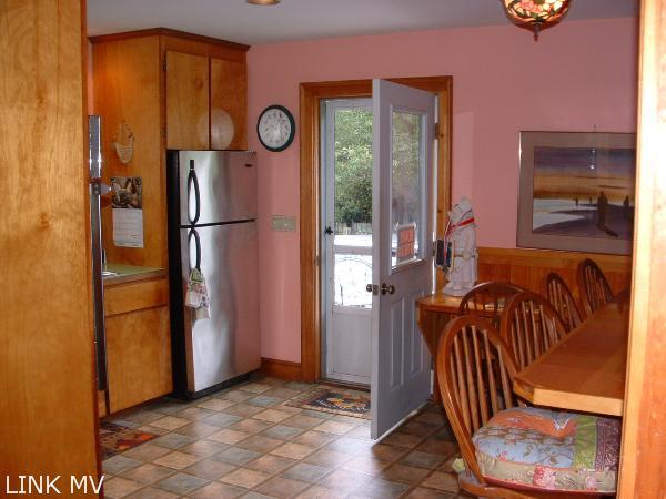 22 Pheasant Lane Oak Bluffs, MA 02557 - Photo 4 of 11 http://d1qzqeyxiitrap.cloudfront.net/photos/19012/600/0d9f9497.jpg