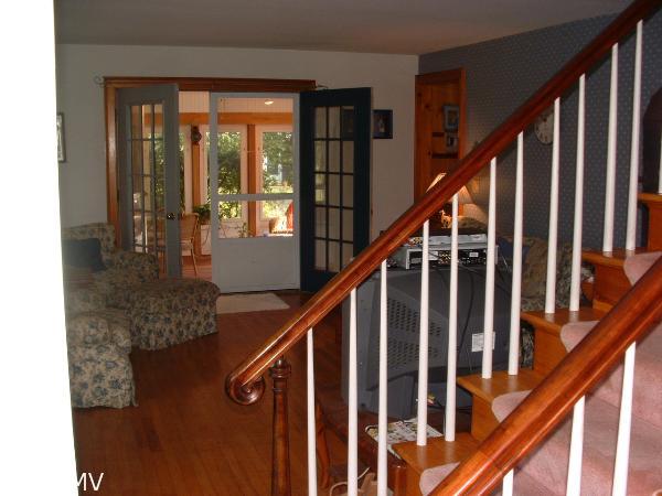 22 Pheasant Lane Oak Bluffs, MA 02557 - Photo 6 of 11 http://d1qzqeyxiitrap.cloudfront.net/photos/19012/600/b9473242.jpg