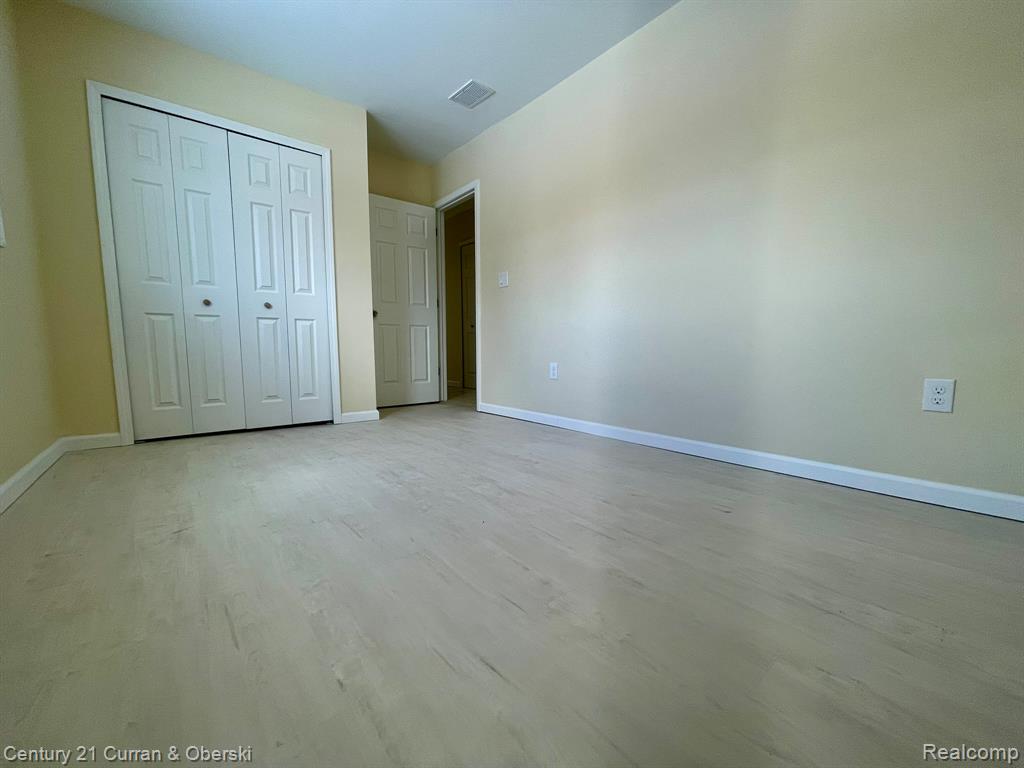 26141 Yale Street Inkster, MI 48141 - Photo 8 of 11