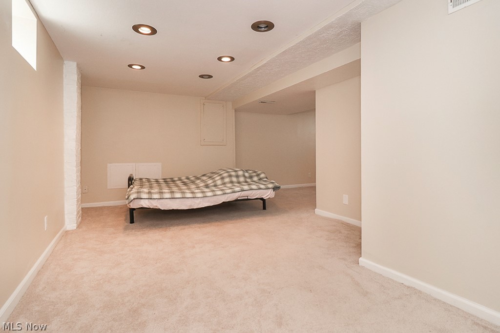 1123 Gordon Road Lyndhurst, OH 44124 - Photo 25 of 34