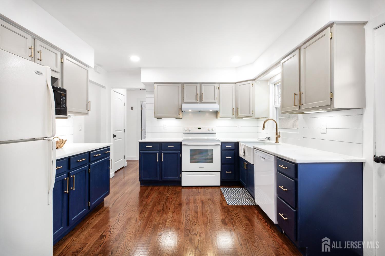 103 Fresh Ponds Road Monroe Township, NJ 08831 - Photo 7 of 35