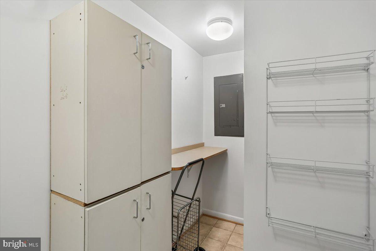 15210 Elkridge Way, Unit 912E Silver Spring, MD 20906 - Photo 42 of 48 a view of a hallway with closet