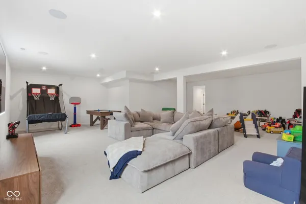 $939,000 | 6720 West 900 North, McCordsville, IN 46055