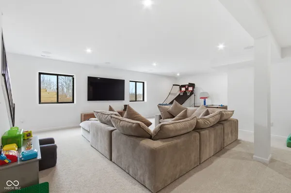 $939,000 | 6720 West 900 North, McCordsville, IN 46055