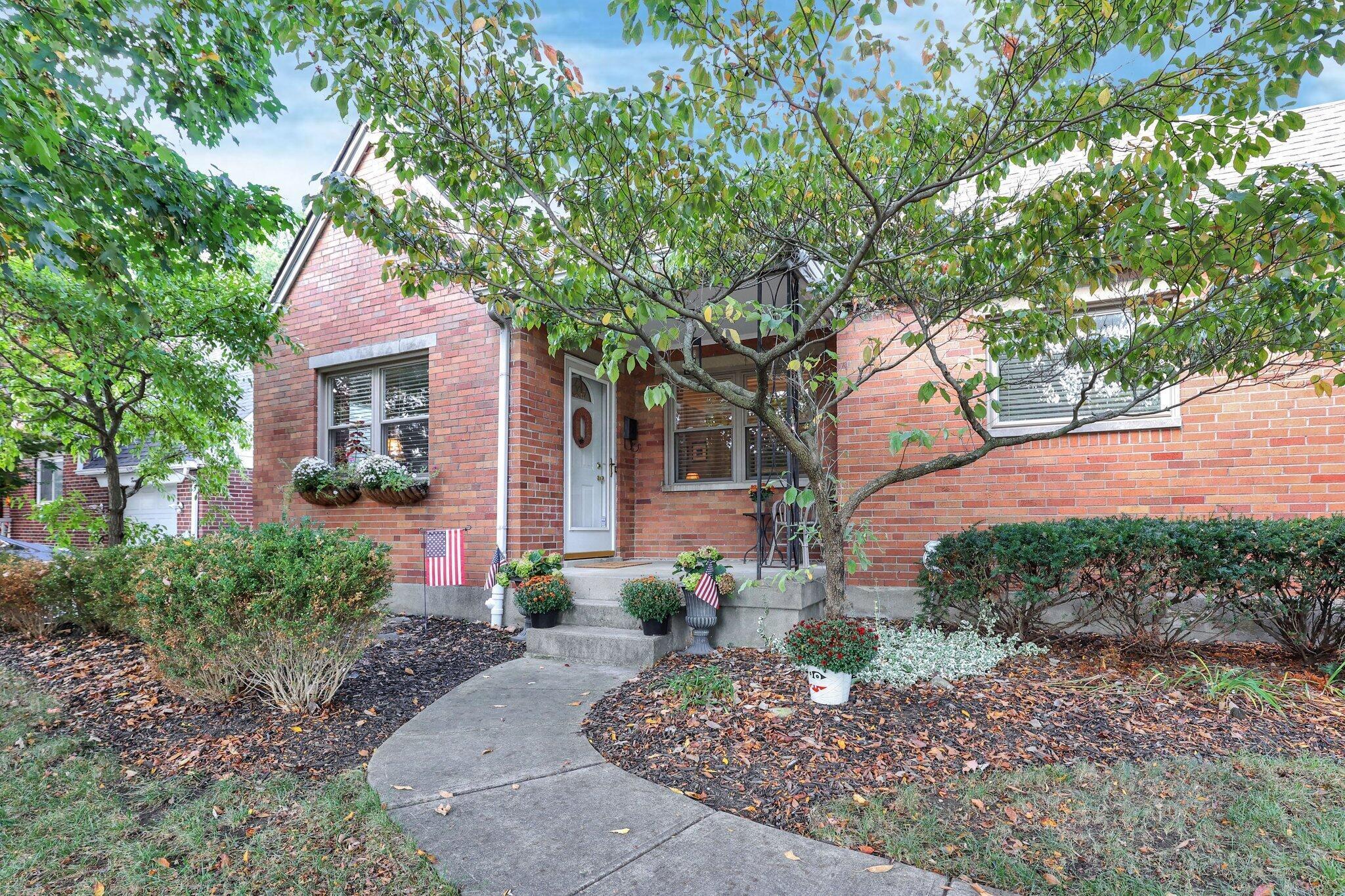 2072 Jervis Road Columbus, OH 43221 - Photo 2 of 35 2-web-or-mls-2072-jervis-rd