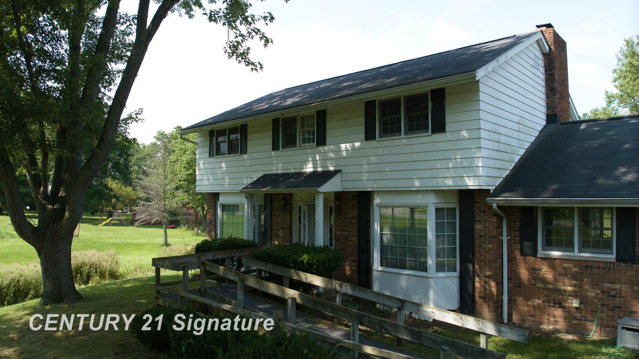 3241 Luce Road Flushing, MI 48433 - Photo 3 of 43 50151091-147efd1b-7337-4860-bd8f-f2cd69d833fc.JPG