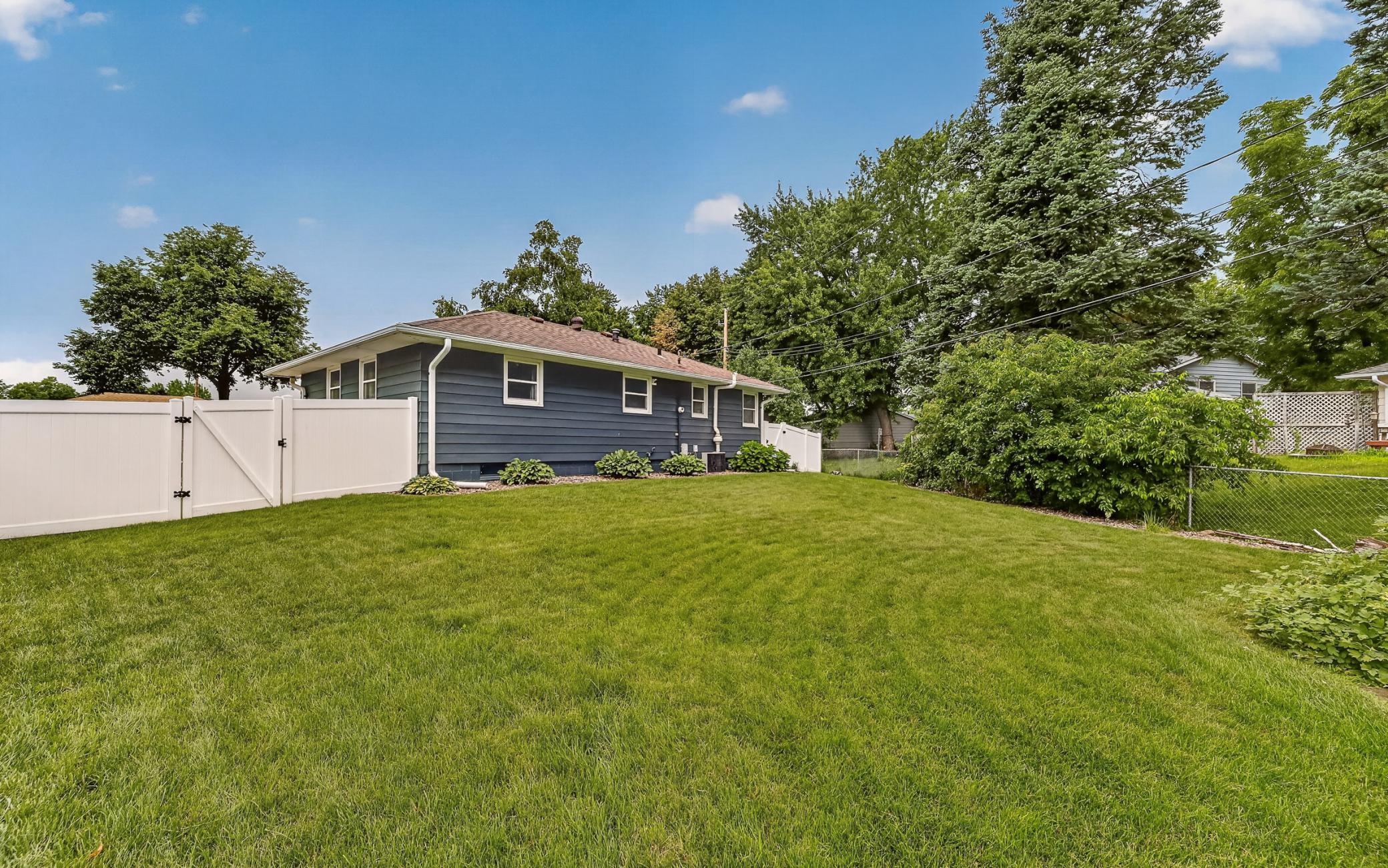 1810 25th Avenue Northwest Rochester, MN 55901 - Photo 30 of 38