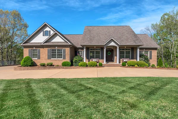 $875,000 | 294 Cove Lane, Lawrenceburg, TN 38464