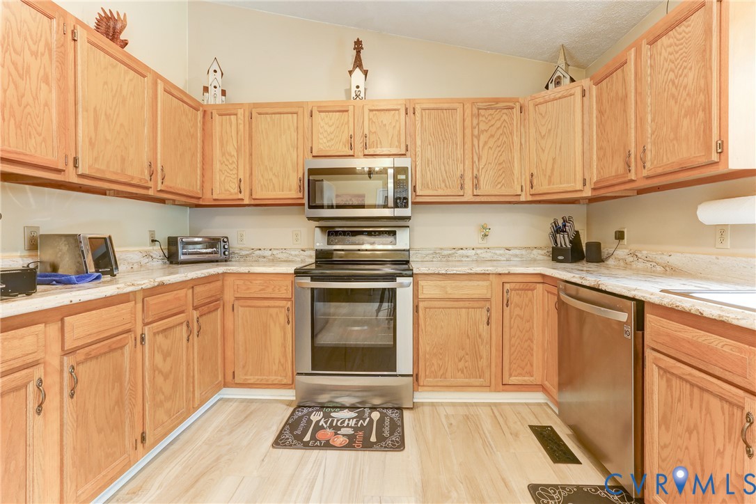 9689 Shannon Hill Road Louisa, VA 23093 - Photo 11 of 37