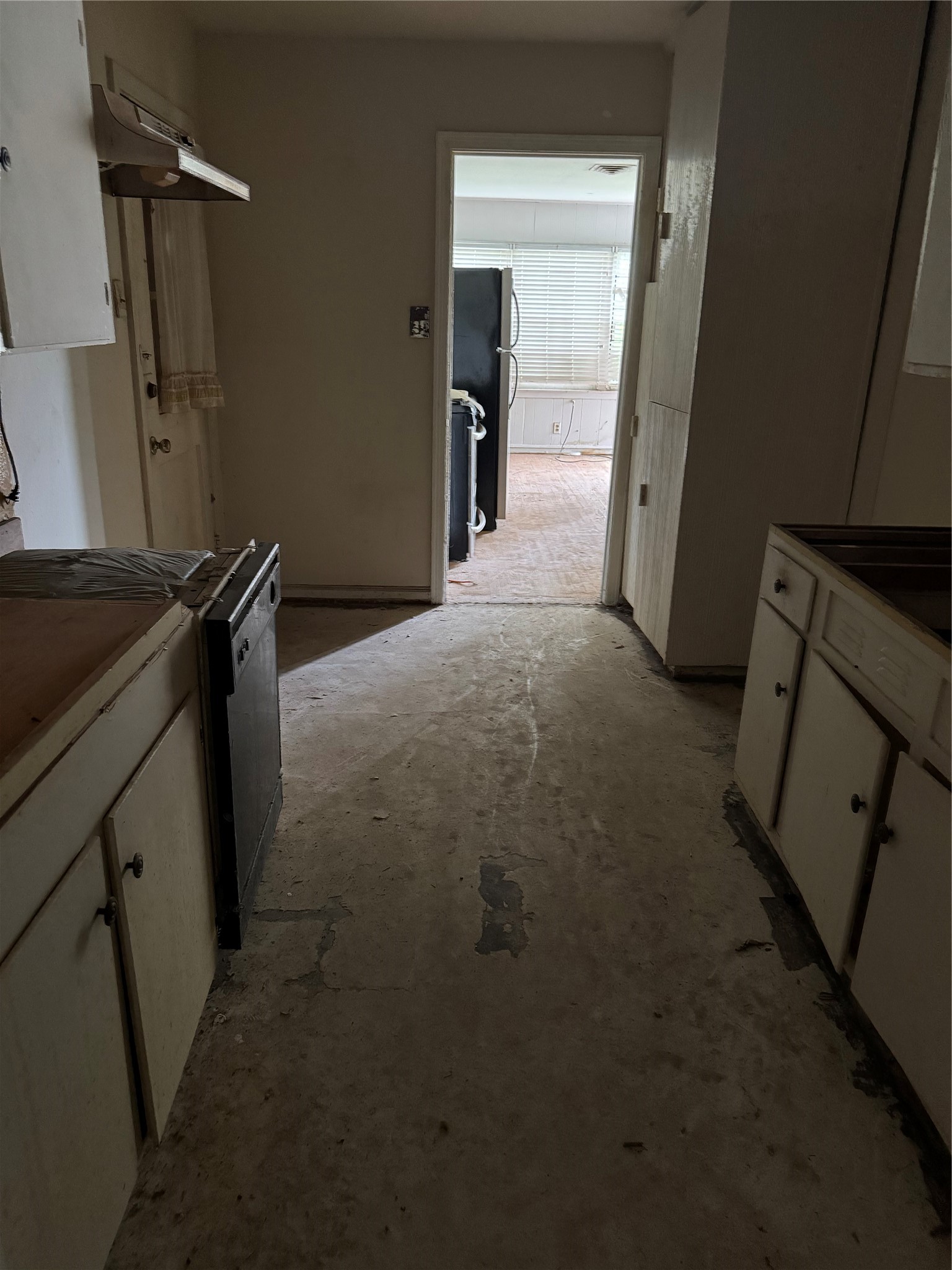 5050 Nassau Road Houston, TX 77021 - Photo 11 of 11 a view of a storage and utility room