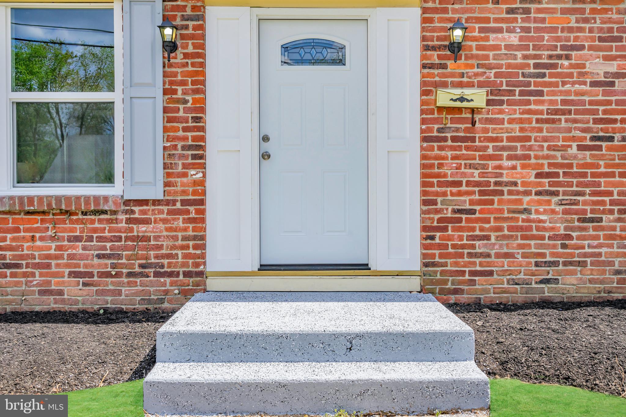 65 Linden Road Burlington, NJ 08016 - Photo 2 of 49