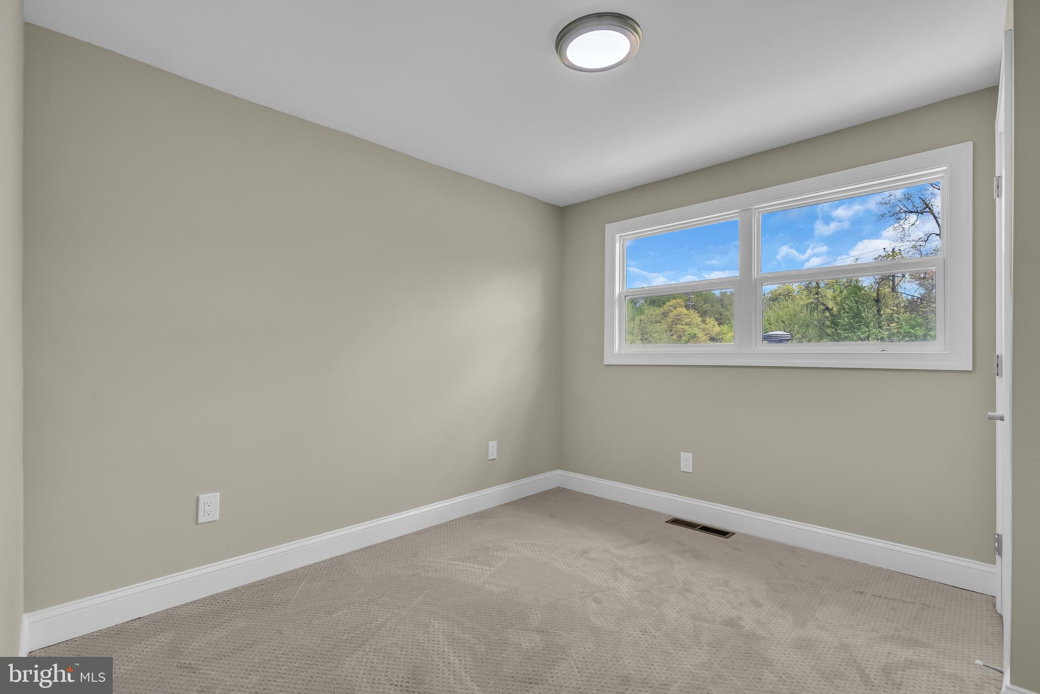 65 Linden Road Burlington, NJ 08016 - Photo 40 of 49