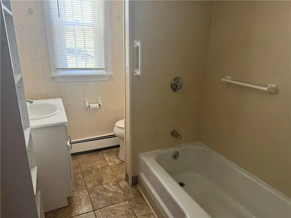 $2,395 | 19 Whipple Avenue, Smithfield, RI 02917