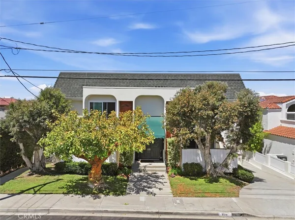 $2,700 | 2015 Bataan Road, Unit 105, Redondo Beach, CA 90278