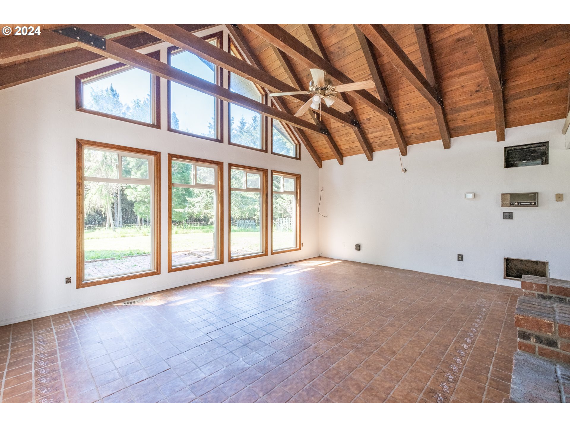 33964 Ford Mill Road Lebanon, OR 97355 - Photo 8 of 42 a view of a room with window