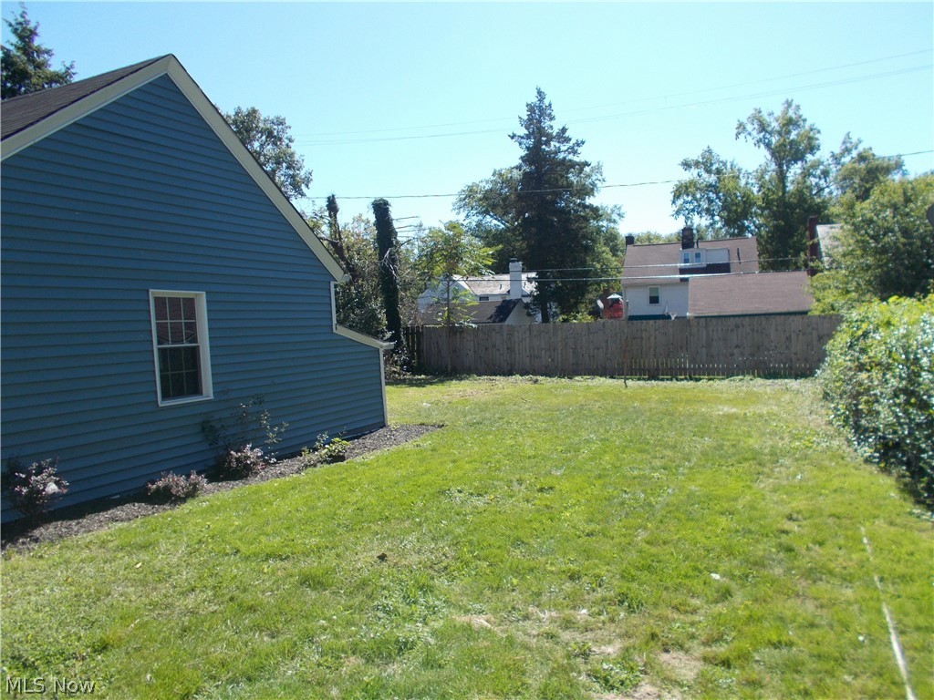16256 Oakhill Road Cleveland, OH 44112 - Photo 25 of 26