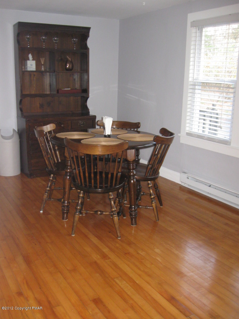 771 White Oak Road Cresco, PA 18326 - Photo 14 of 34 dining room