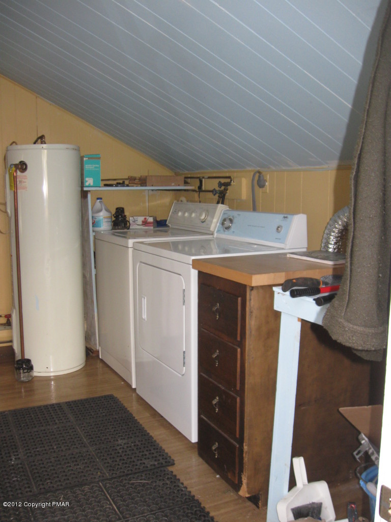771 White Oak Road Cresco, PA 18326 - Photo 20 of 34 laundry