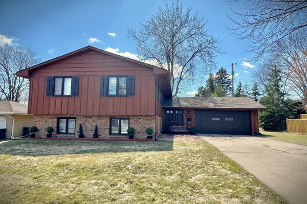 $435,000 | 3604 33rd Avenue Northeast, St. Anthony, MN 55418