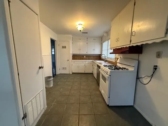 $1,595 | 3042 Grand Avenue, Abilene, TX 79605