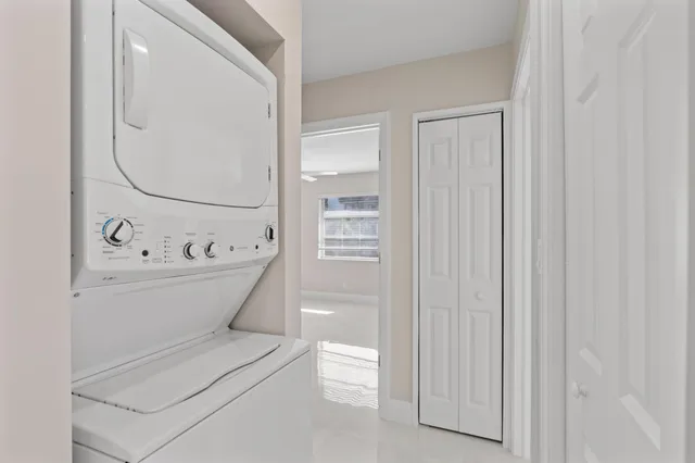 $2,100 | 301 Southeast 12th Avenue, Unit 6, Boynton Beach, FL 33435