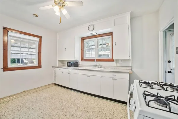 $890 | 504 1st Street, Charleroi, PA 15022