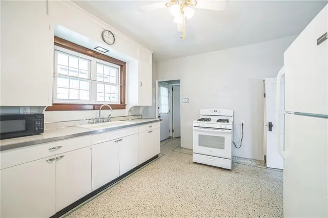 $890 | 504 1st Street, Charleroi, PA 15022