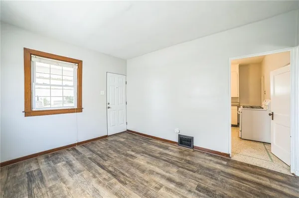 $890 | 504 1st Street, Charleroi, PA 15022