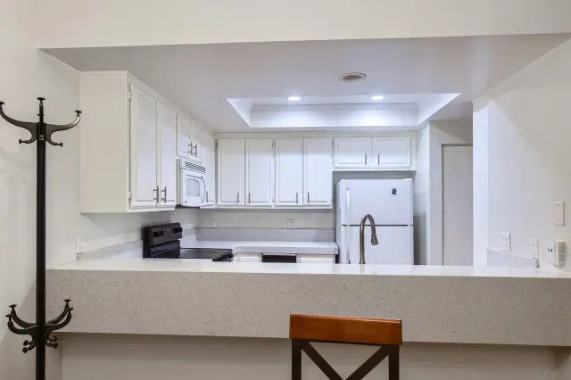 $620,000 | 4012 Nobel Drive, Unit 103, San Diego, CA 92122