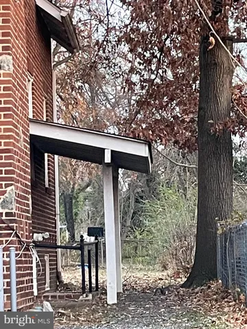 $1,100 | 4611 Edmonston Road, Unit B, Hyattsville, MD 20781