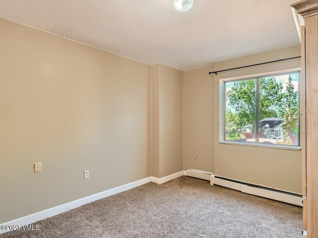 25 Snow Owl Eagle, CO 81631 - Photo 20 of 37 an empty room with a window