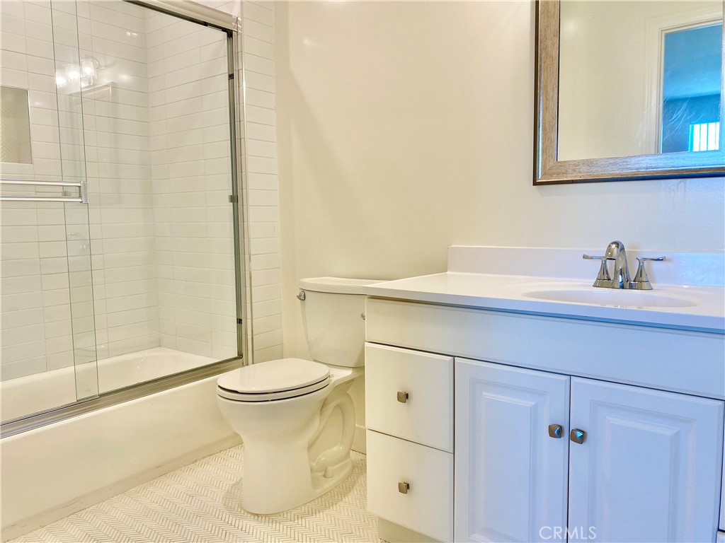 7327 Kester Avenue, Unit 6 Van Nuys, CA 91405 - Photo 18 of 39