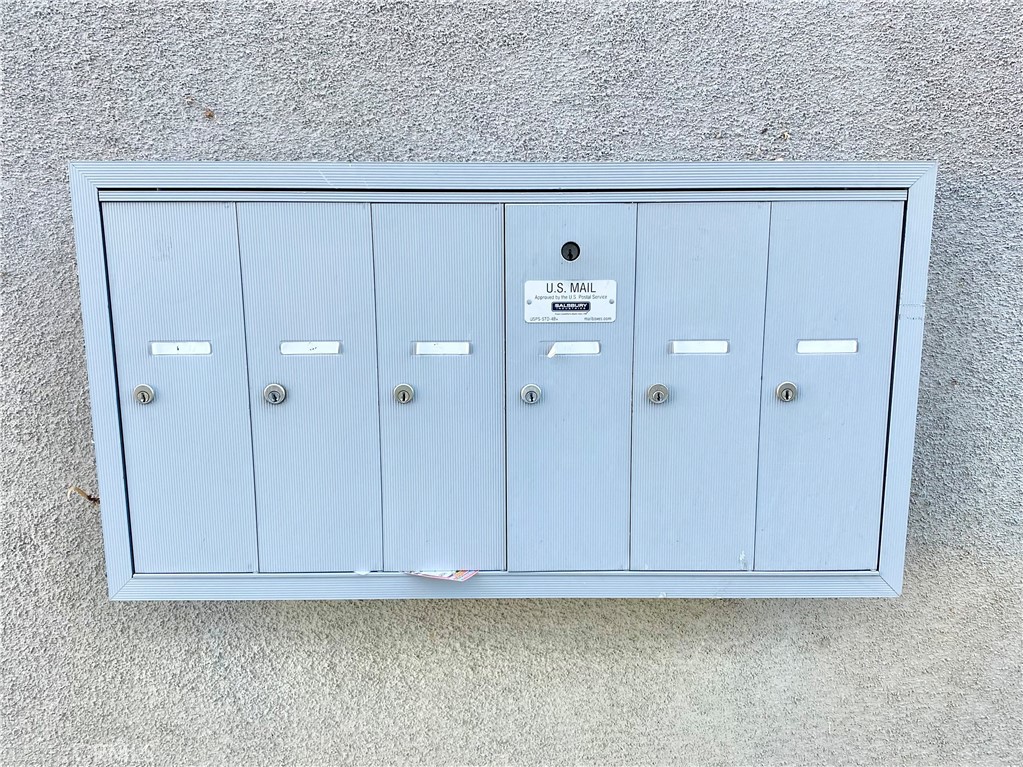 7327 Kester Avenue, Unit 6 Van Nuys, CA 91405 - Photo 34 of 39