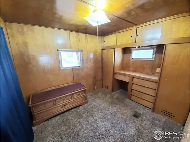 a room with a walk in closet