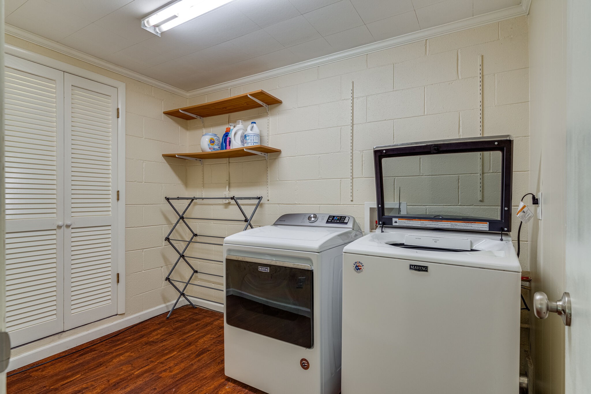 3512 Pleasant Valley Road Nashville, TN 37204 - Photo 31 of 40 a utility room with washer and dryer