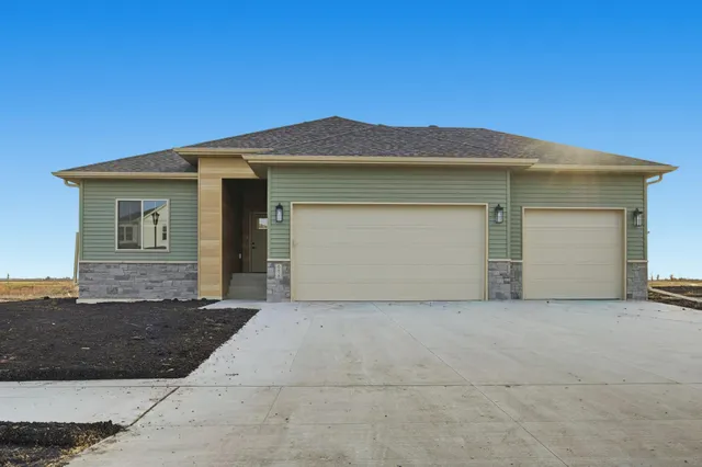 $534,900 | 8438 61st Street South, Horace, ND 58047