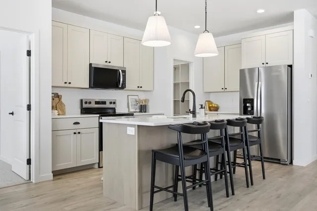 $534,900 | 8438 61st Street South, Horace, ND 58047