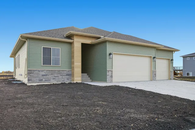 $534,900 | 8438 61st Street South, Horace, ND 58047