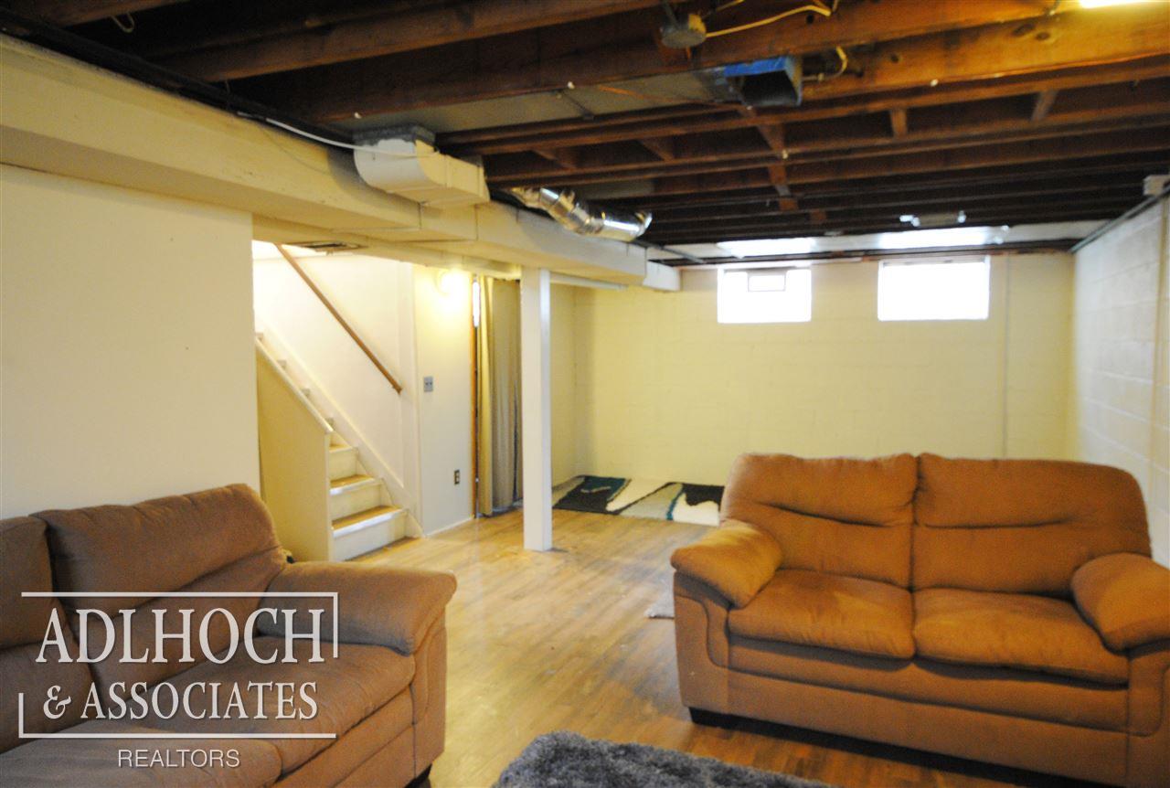 354 Kerby Road Grosse Pointe, MI 48236 - Photo 18 of 19 31306172-17.JPG