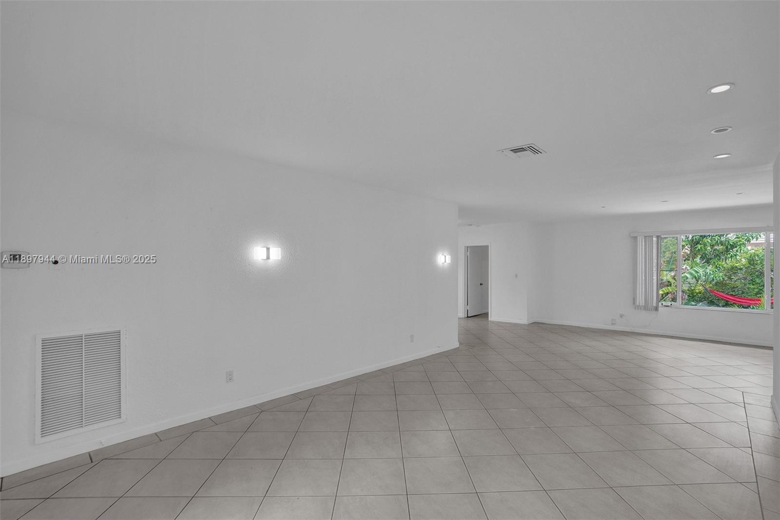 8851 Byron Avenue Surfside, FL 33154 - Photo 13 of 44