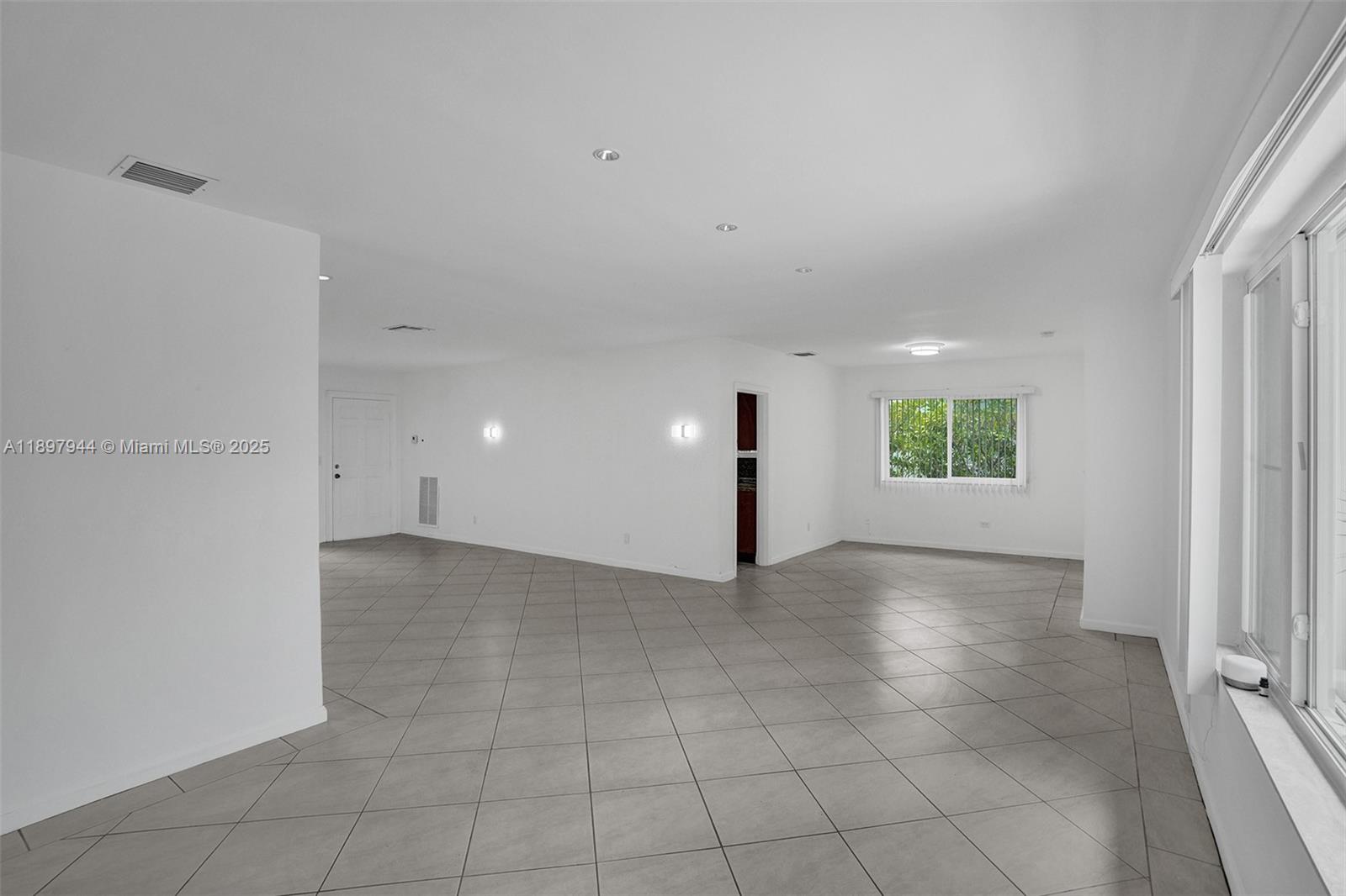 8851 Byron Avenue Surfside, FL 33154 - Photo 16 of 44