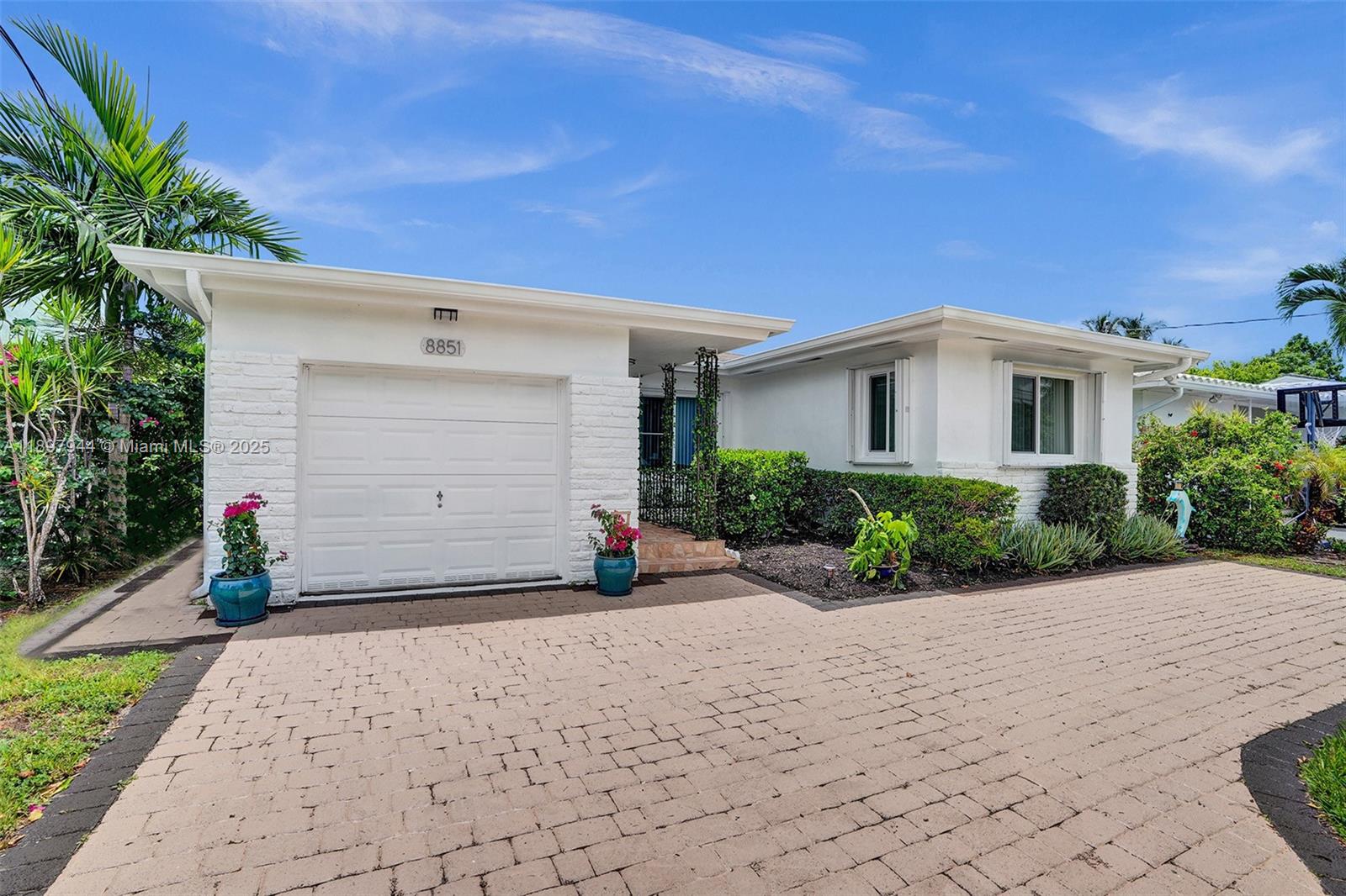 8851 Byron Avenue Surfside, FL 33154 - Photo 33 of 44