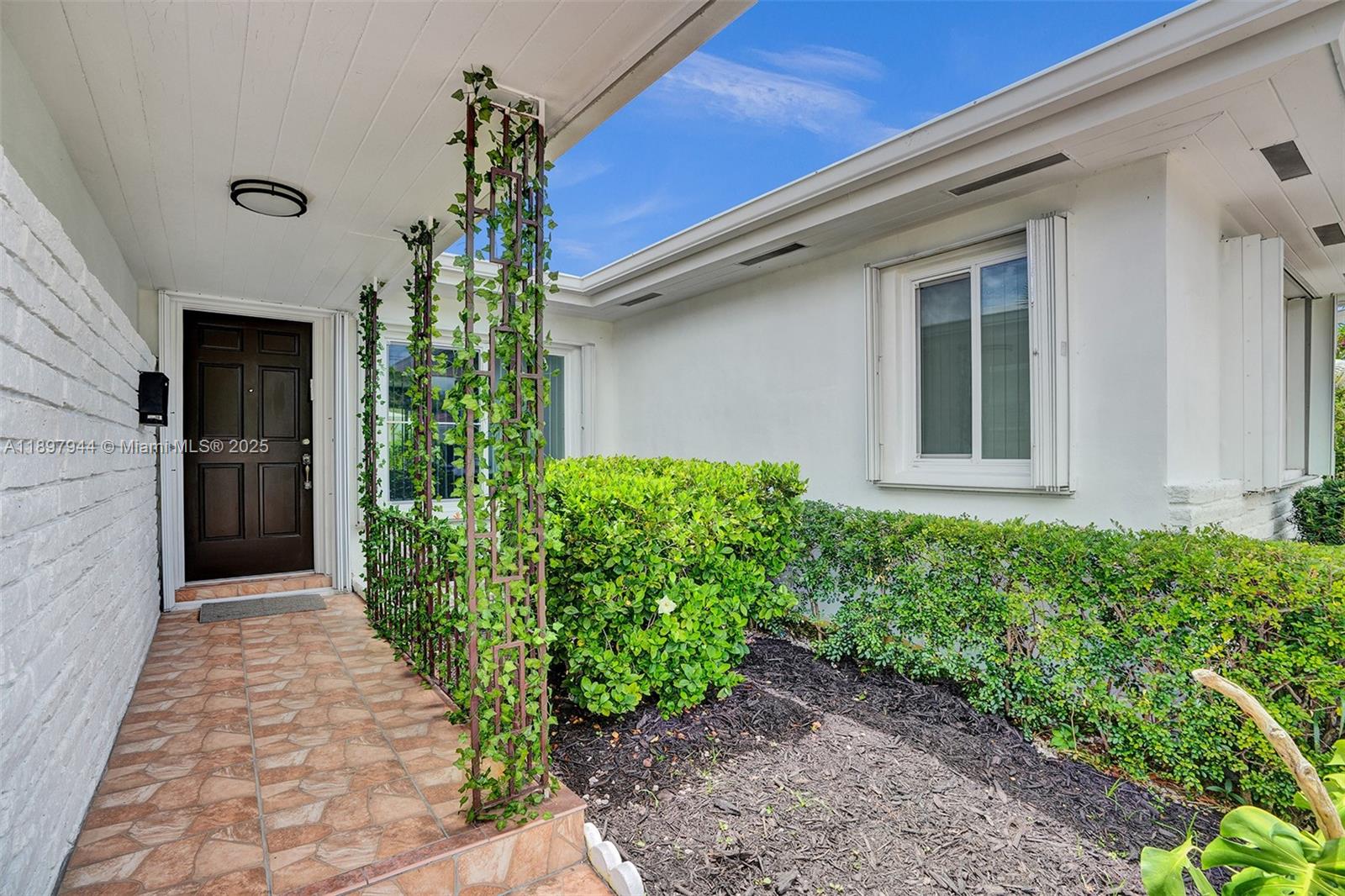 8851 Byron Avenue Surfside, FL 33154 - Photo 35 of 44