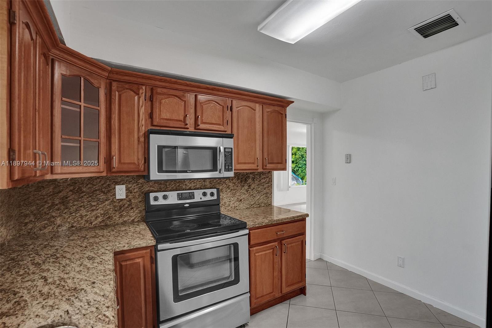 8851 Byron Avenue Surfside, FL 33154 - Photo 10 of 44